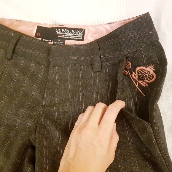 GUESS Womens Grey and Pink Dress Pants (New Condition) - 26 - Picture 5 of 10